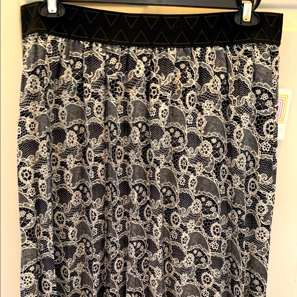 NWT Ladies LuLaRoe Jill Skirt Size 2XL